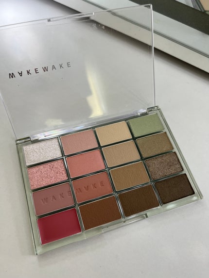 ソフトブラーリングアイパレット/wakemake/アイシャドウパレットを使ったクチコミ(2枚目)