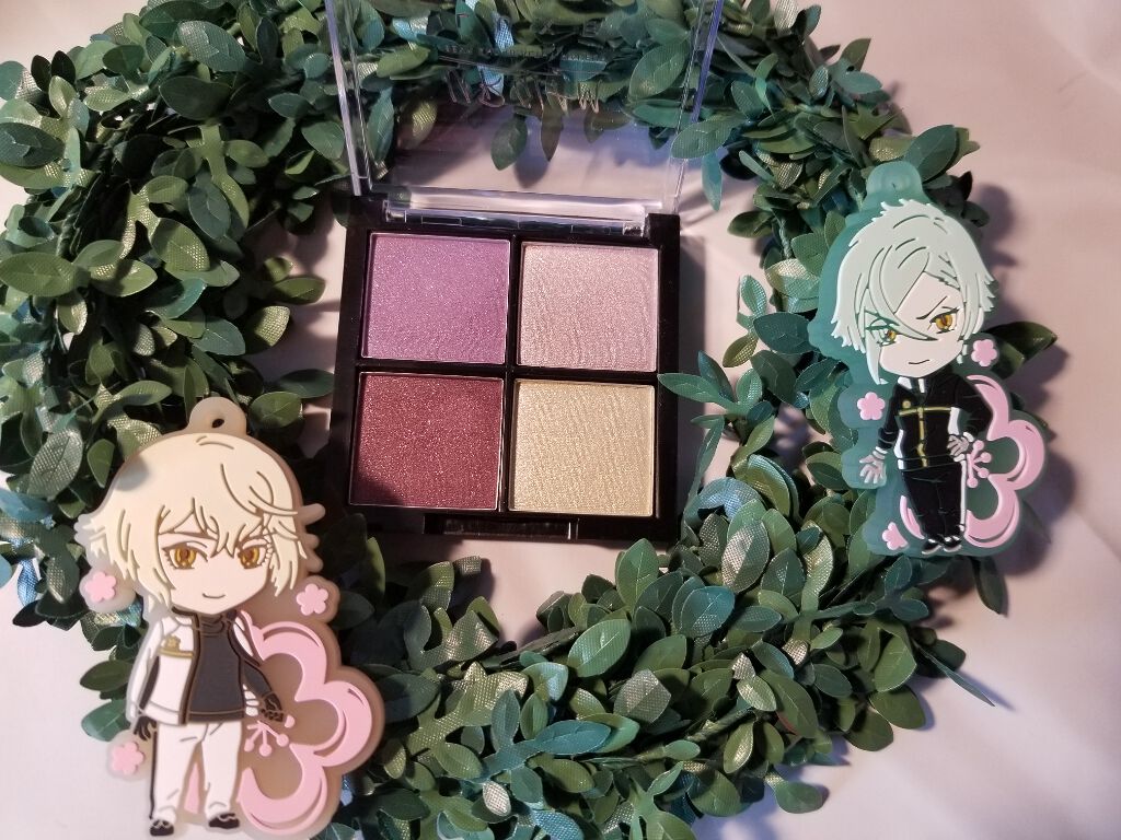 UR GLAM LUXE　4 COLORS EYESHADOW PALLET/U R GLAM/アイシャドウパレットを使ったクチコミ（2枚目）