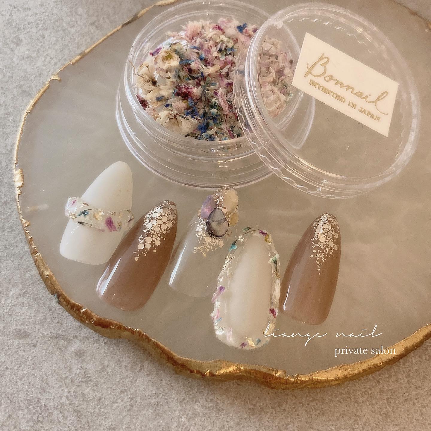 #ネイル,#夏ネイル,#大人ニュアンスネイル,#ニュアンスネイル,#ジェルネイル,#ミラーネイル,#シェルネイル,#フラワーネイルのネイルデザイン