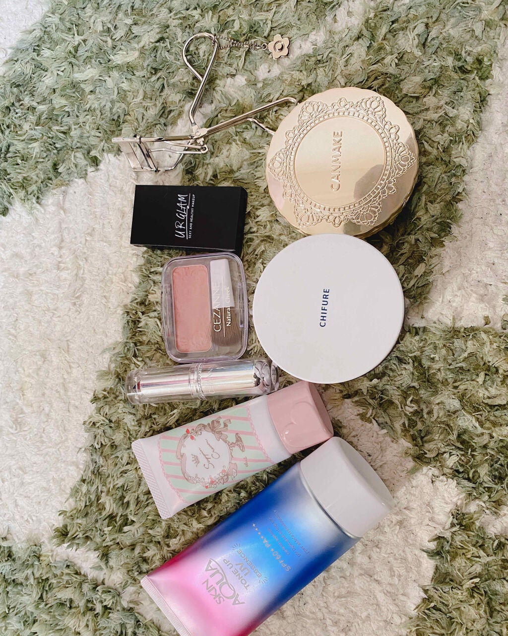 ラスティンググロスリップ/CEZANNE/口紅を使ったクチコミ(2枚目)