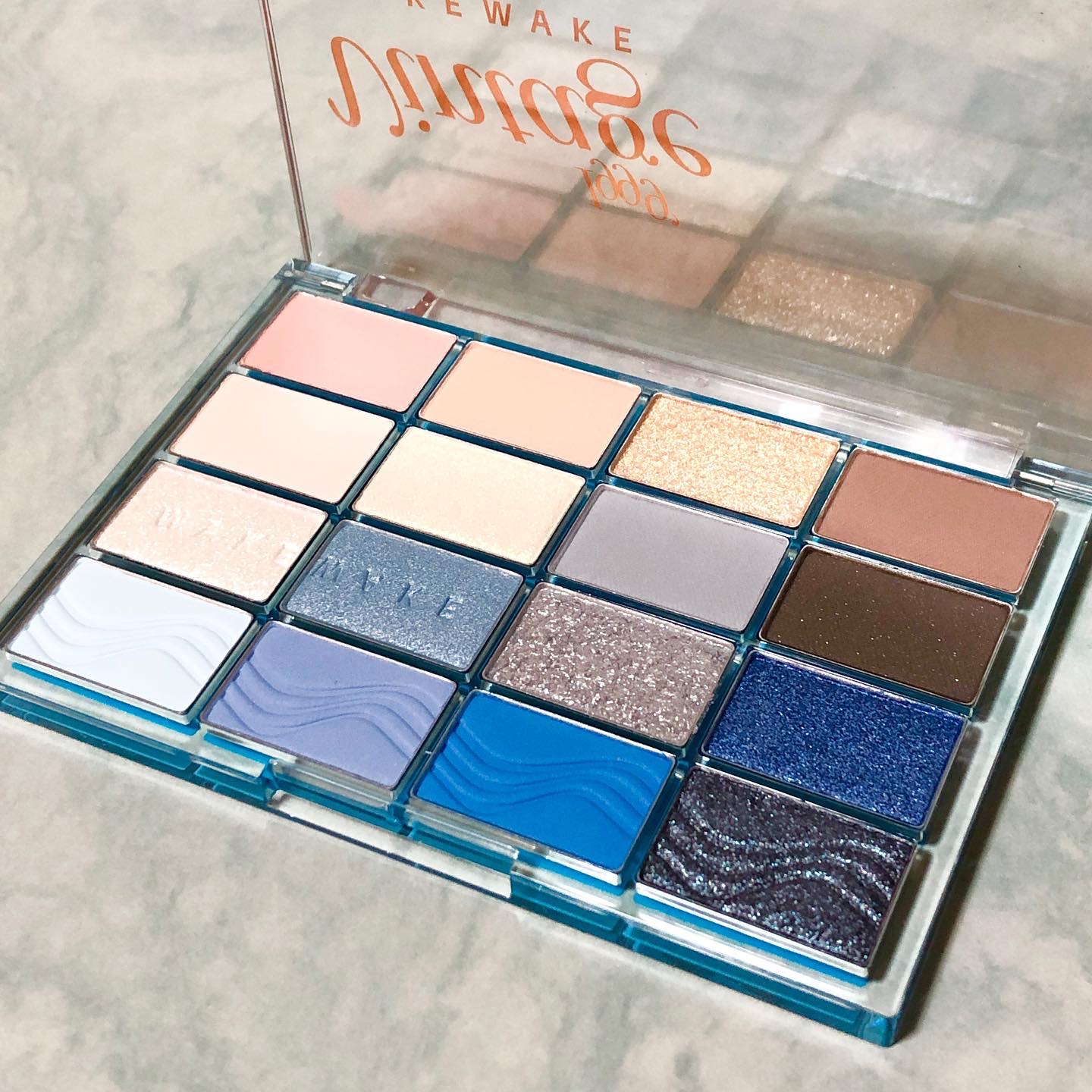 ソフトブラーリングアイパレット/wakemake/アイシャドウパレットを使ったクチコミ（2枚目）