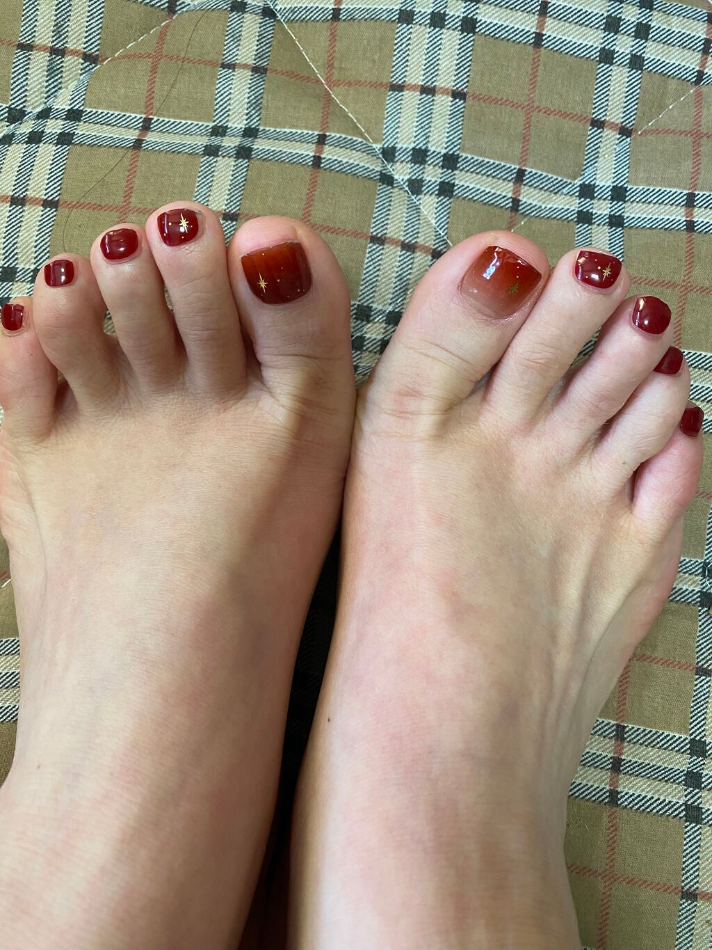 セミキュアジェルネイル(ペディキュア)/ohora/ネイルシールを使ったクチコミ(4枚目)