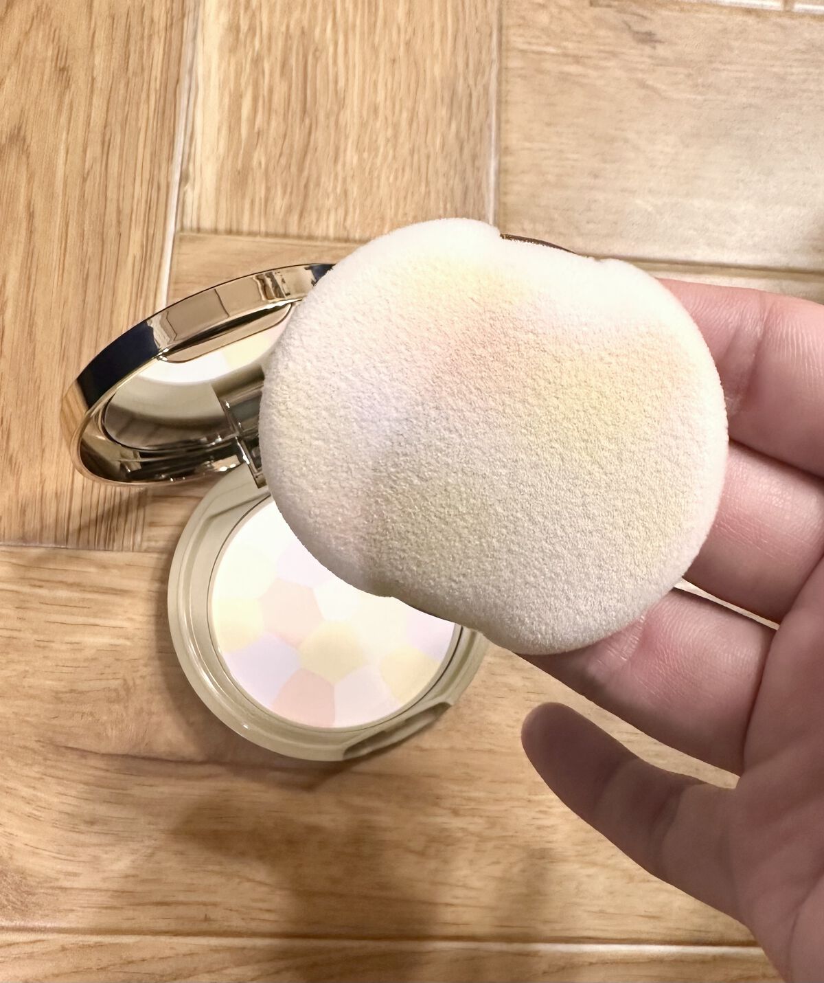 マシュマロフィニッシュパウダー　～Abloom～/キャンメイク/プレストパウダーを使ったクチコミ（3枚目）