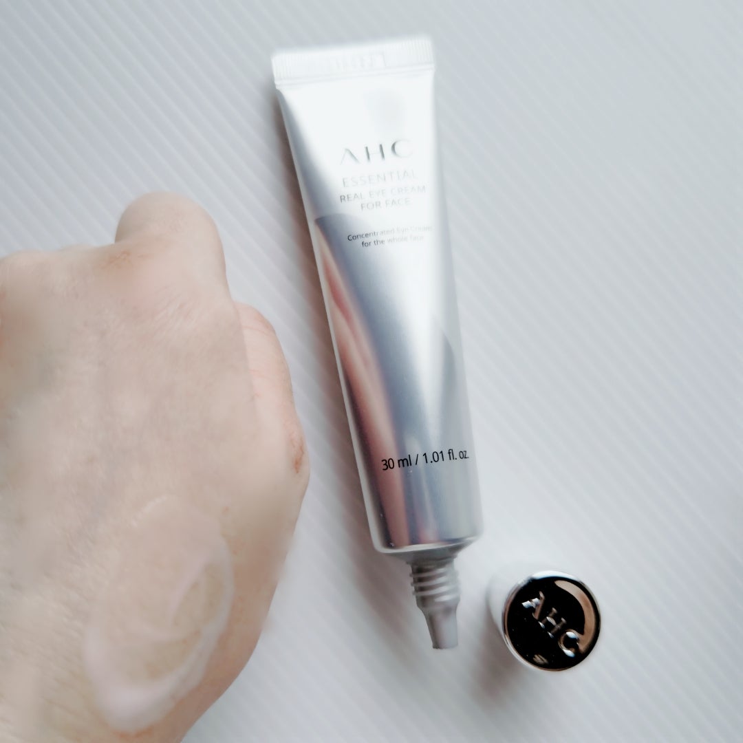 エッセンシャル リアル アイクリーム フォーフェイス/AHC/アイケア・アイクリームを使ったクチコミ（2枚目）