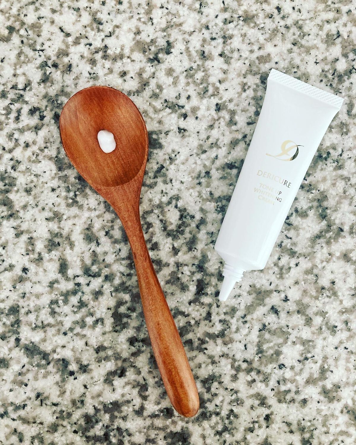 デリキュア トーンアップ ホワイトニング クリーム/Kirei/デリケートゾーンケアを使ったクチコミ(2枚目)