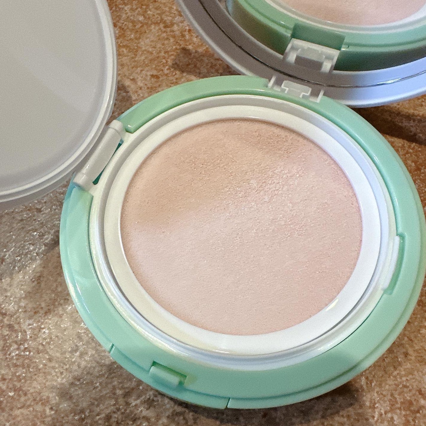 ティーツリーデイデイトーンアップサンクッション/NOWATER/日焼け止めローションを使ったクチコミ(3枚目)