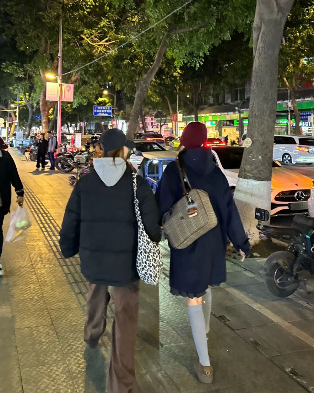 ひとみ on LIPS 「良い友達と会うんだ#コーデ#ファッション#韓国雑貨#韓国コーデ..」(5枚目)