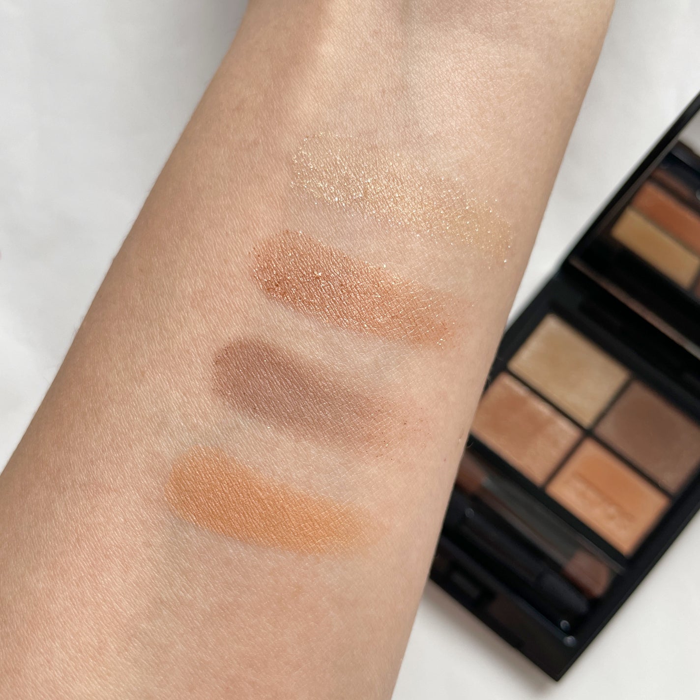 ミネラルクラッシィシャドー/エトヴォス/アイシャドウパレットを使ったクチコミ(5枚目)