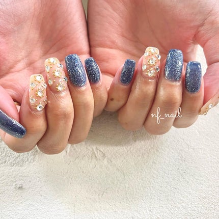#ネイル,#ジェルネイル,#ニュアンスネイル,#キラキラネイル,#春ネイル,#スタッズネイル,#ストーンネイル,#青ネイルのネイルデザイン
