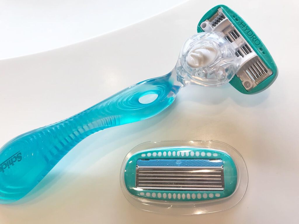 ハイドロシルク 敏感肌用 ホルダー （刃付き＋替刃１コ）/ハイドロシルク/シェーバーを使ったクチコミ（1枚目）