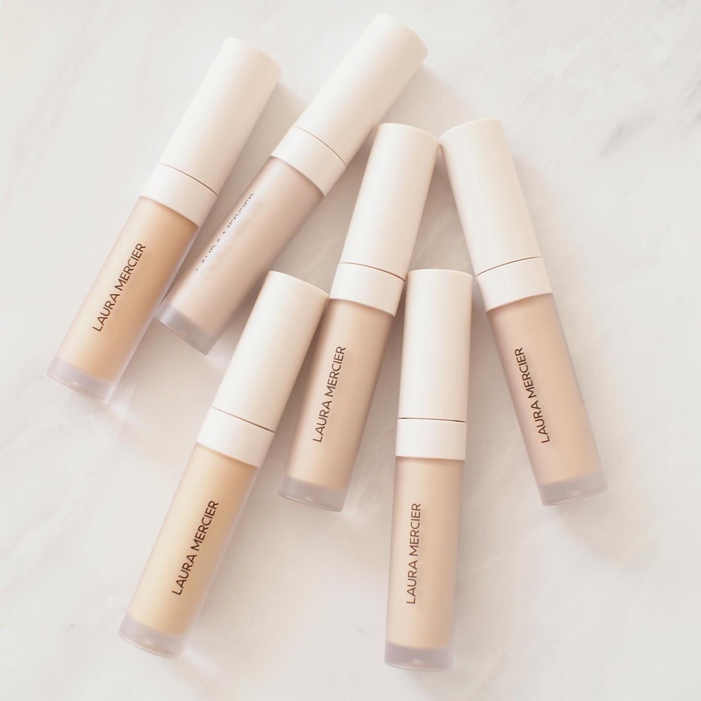 リアル フローレス ウェイトレス パーフェクティング コンシーラー/ローラ メルシエ/リキッドコンシーラーを使ったクチコミ(1枚目)