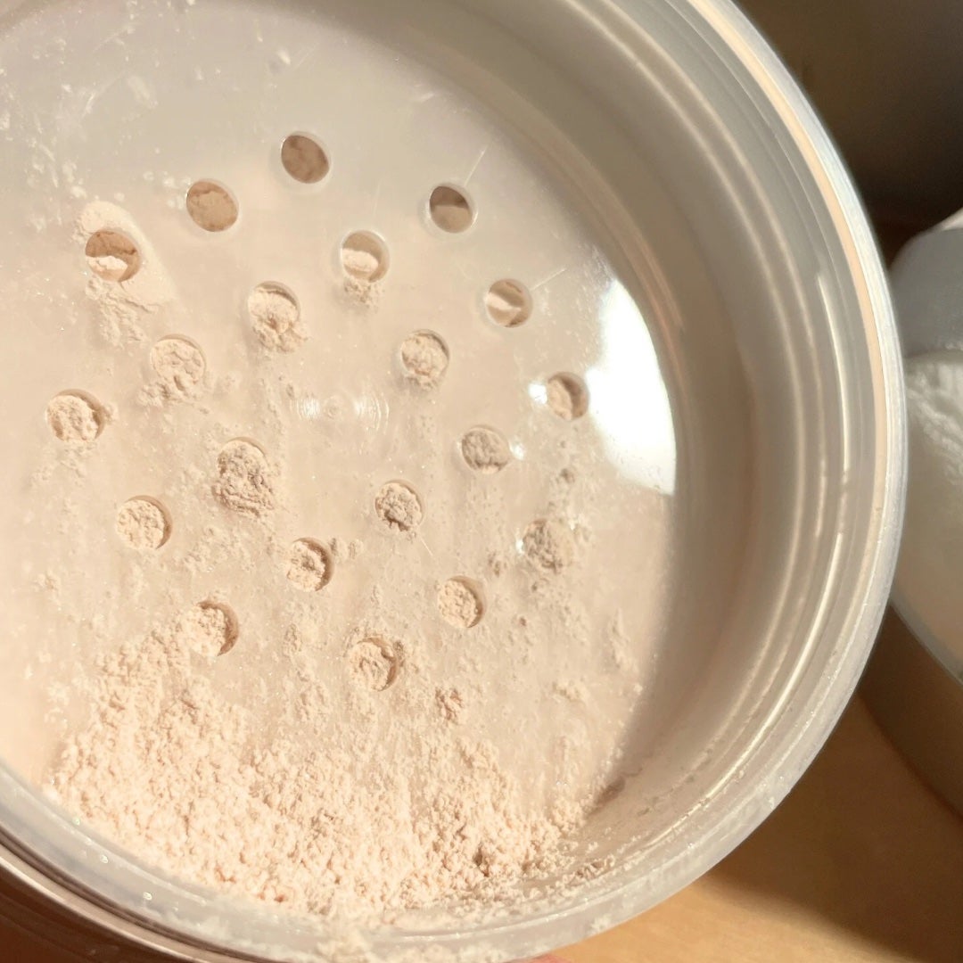 スージー エキスパート マイクロエアリーパウダーF/SUSIE N.Y./ルースパウダーを使ったクチコミ(3枚目)