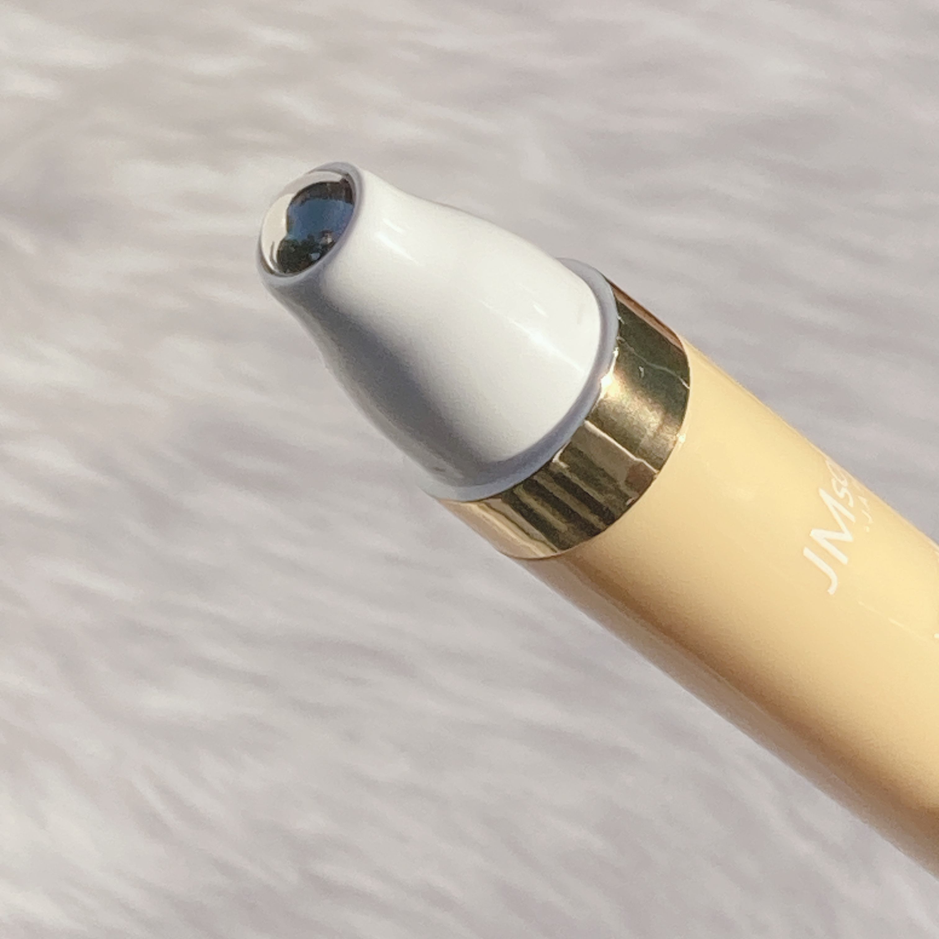 V9ビタミンアンプルロールオンアイクリームクリア/JMsolution/アイケア・アイクリームを使ったクチコミ（2枚目）