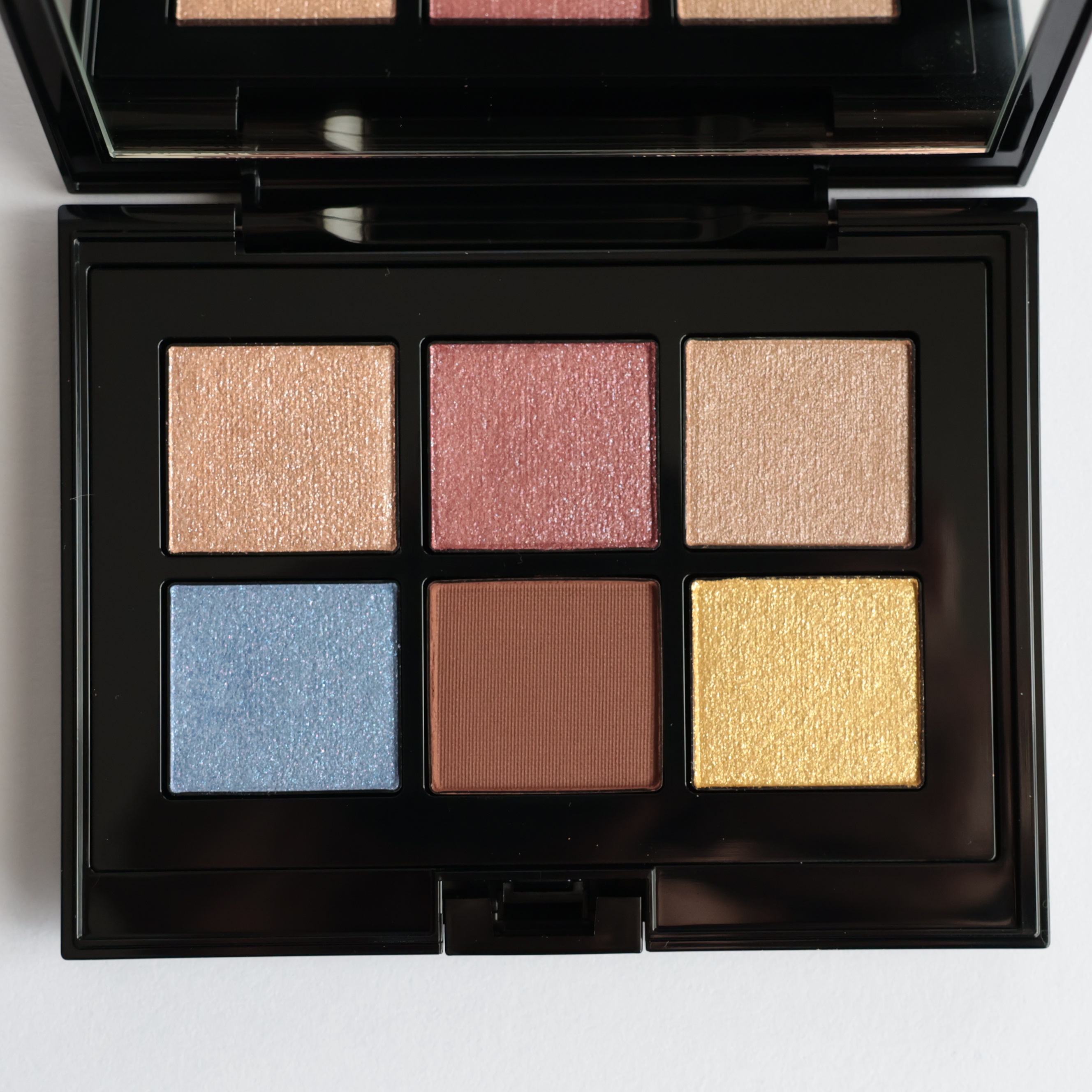 ホリデーアディクション アイシャドウパレット“アンノウンファミリア”/ADDICTION/アイシャドウパレットを使ったクチコミ（2枚目）