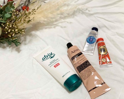 ジョイフルスター シア ハンドクリーム(ローズ)/L'OCCITANE/ハンドクリームを使ったクチコミ(1枚目)