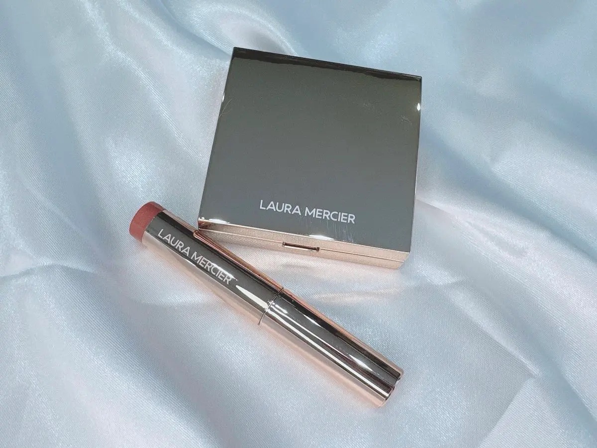 ローズグロウ イルミネーター /ローラ メルシエ/プレストパウダーを使ったクチコミ（1枚目）