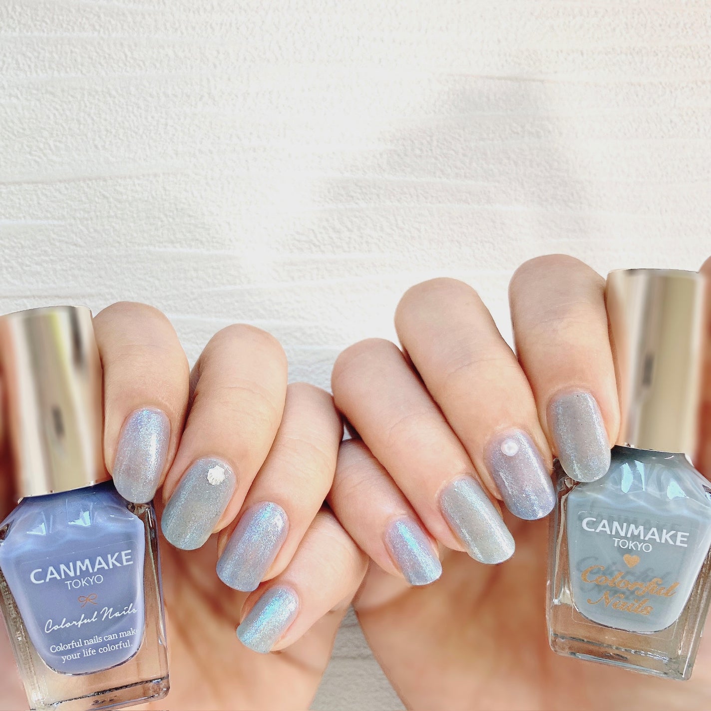 千都 on LIPS 「夏ブルーのマリンネイル🐚キャンメイクN28スモーキーアクアN8..」(2枚目)