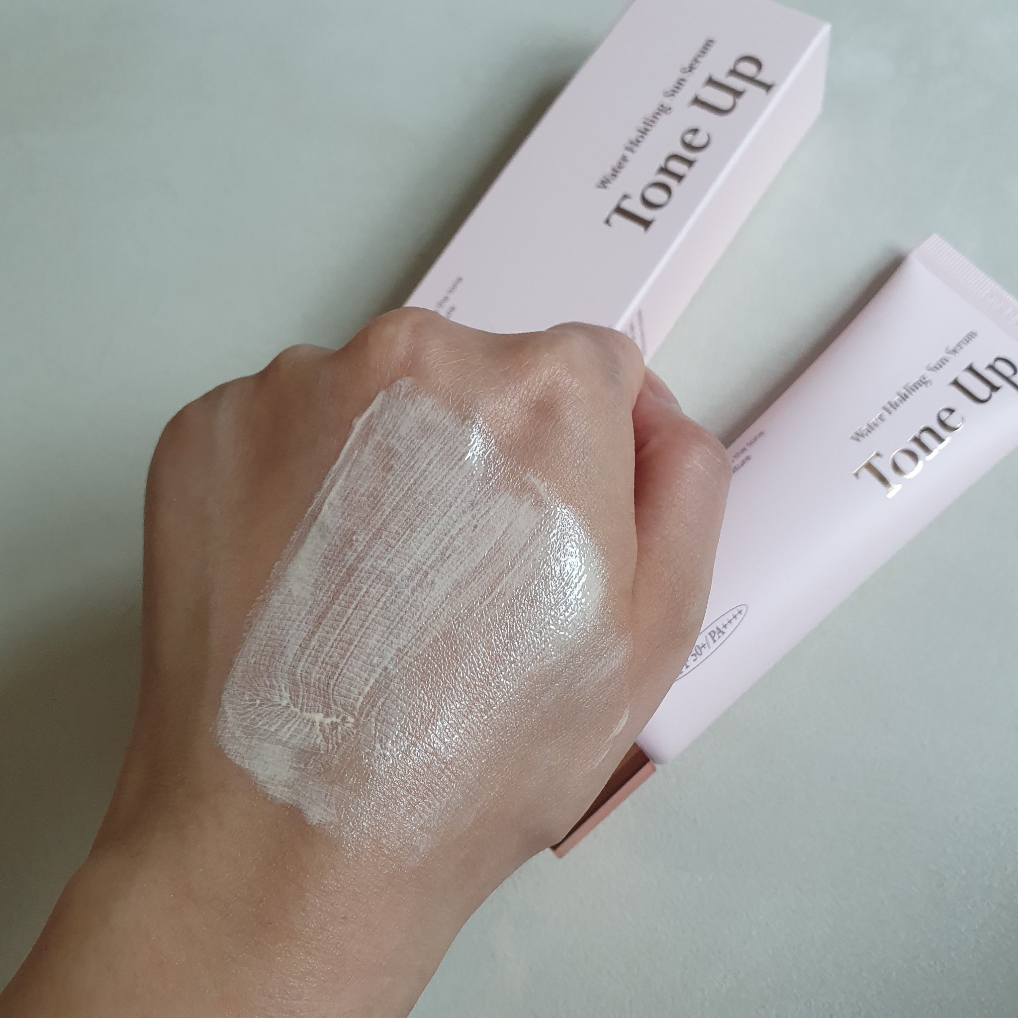 ウォーターホールディングトーンアップサンセラム/KAHI/日焼け止めローションを使ったクチコミ（3枚目）