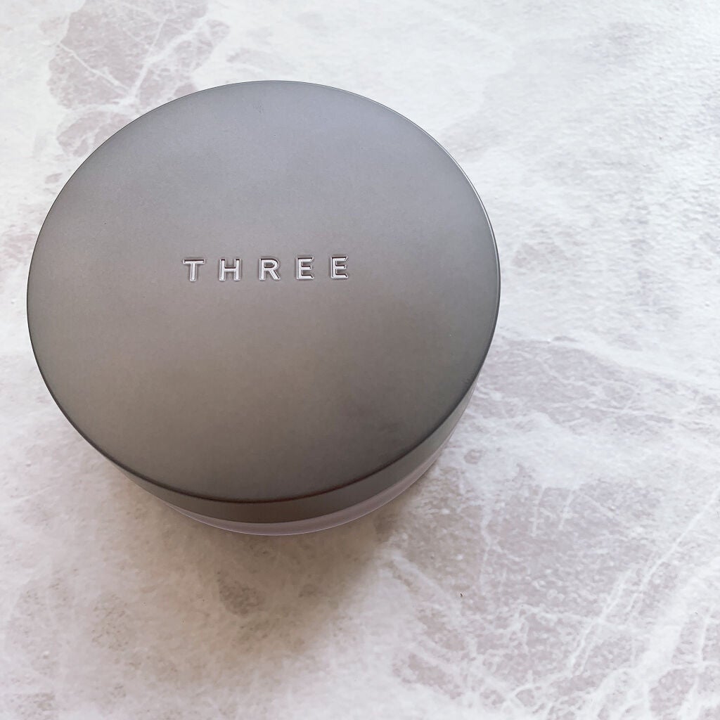 アドバンスドエシリアルスムースオペレーター ルースパウダー/THREE/ルースパウダーを使ったクチコミ(2枚目)