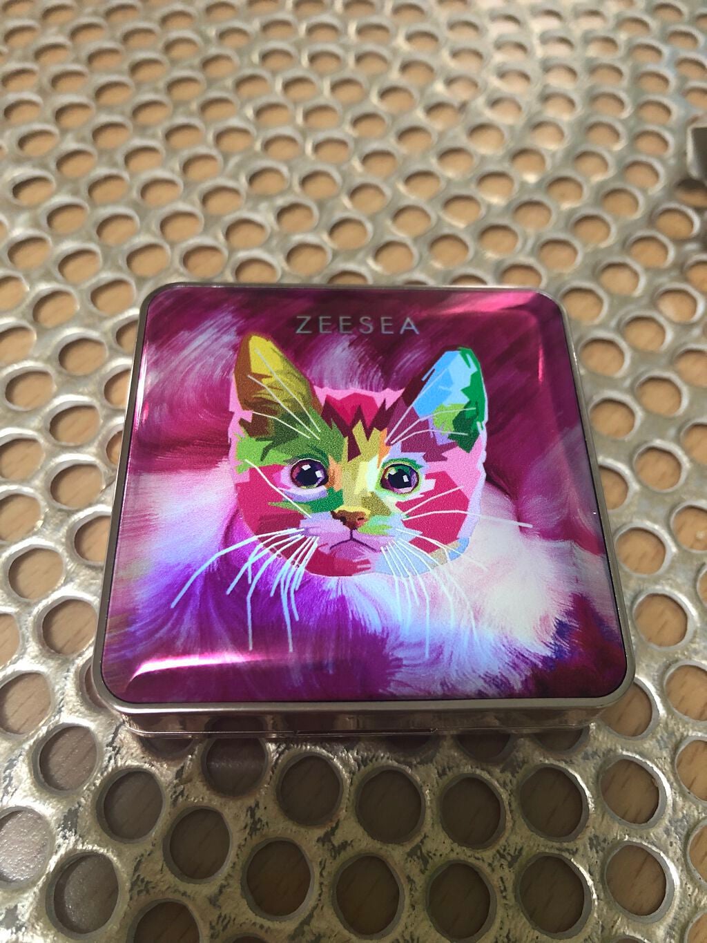 薔薇ネコ on LIPS 「パケ買いしました。一目惚れ。3種類くらいありましたが、この猫を..」(1枚目)