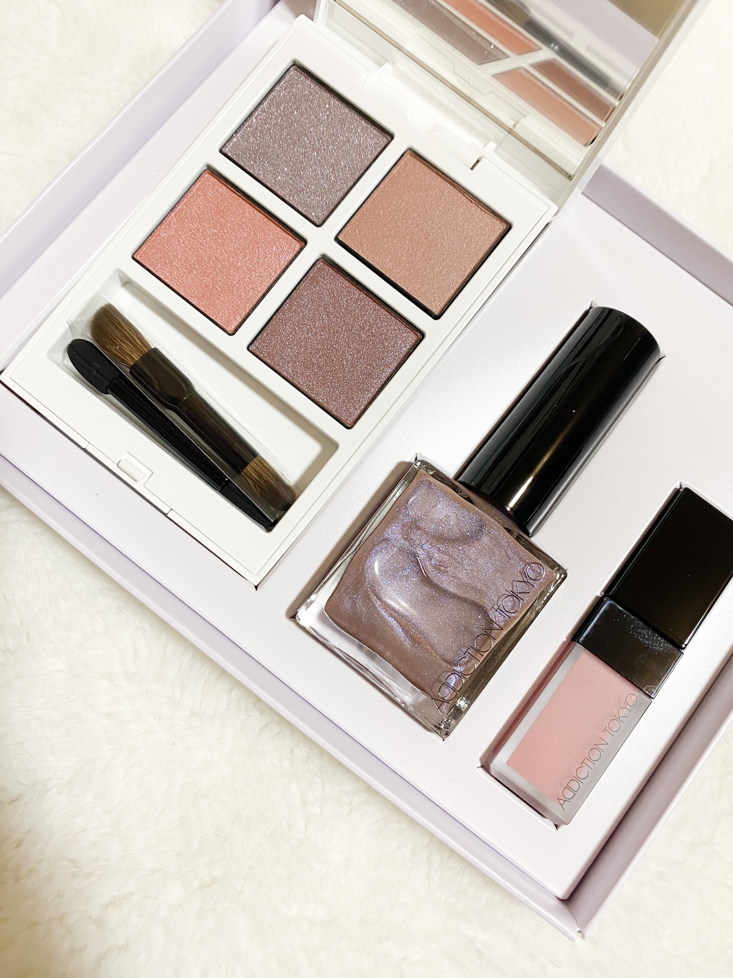 ホリデー アディクション　サイレント ウィッシュⅡ /ADDICTION/メイクアップキットを使ったクチコミ（2枚目）