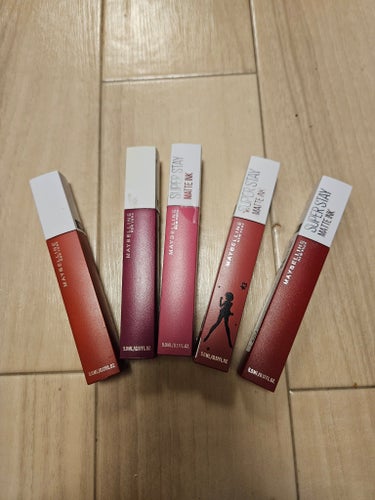 MAYBELLINE NEW YORK SPステイ マットインクのクチコミ「左にスライドお願いします😉💜

私のお気に入りは、断トツ青みのあるレッドの120と、優しいピン.....」（2枚目）