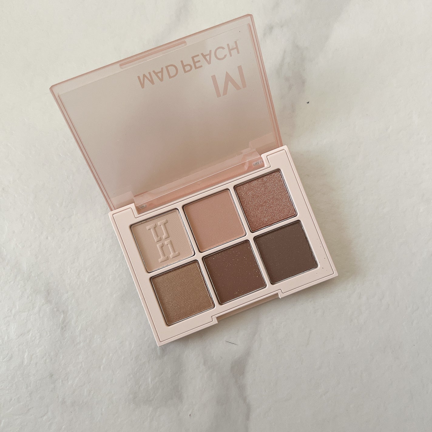 ニブちゃん💄 on LIPS 「────────────マッドピーチデイリームードアイシャドウ..」(1枚目)