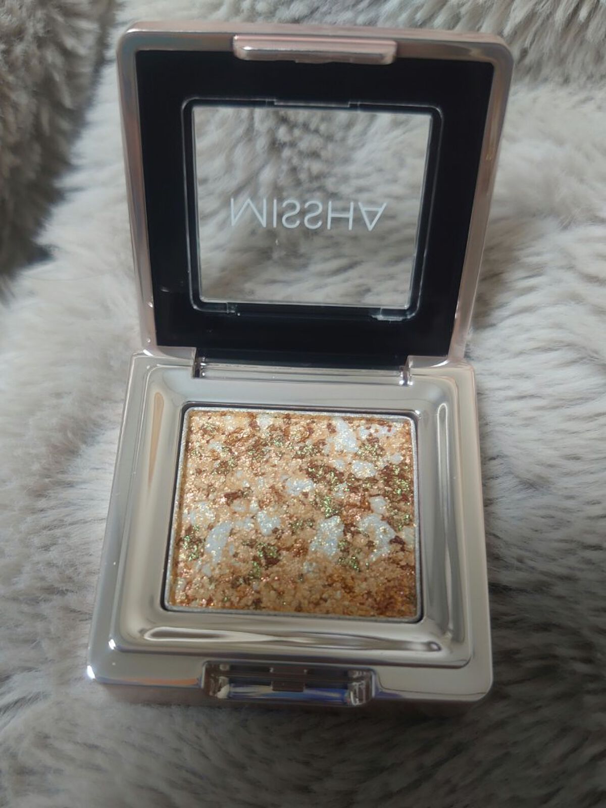 グリッタープリズム シャドウ GBE01/MISSHA/グリッターを使ったクチコミ（2枚目）