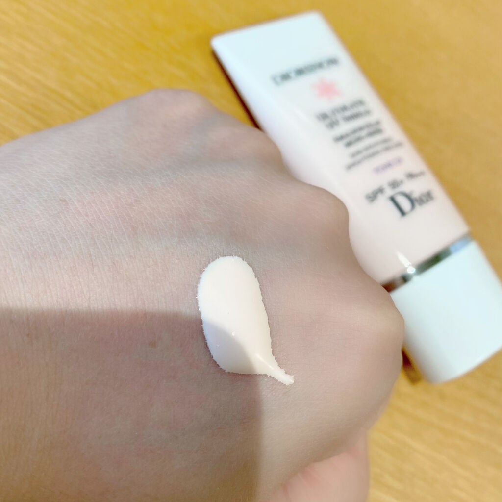 【旧】スノー UVシールド トーンアップ 50+/Dior/日焼け止めミルクを使ったクチコミ(2枚目)