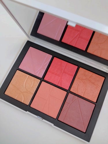 オールザットグリターズ ライトリフレクティング チークパレット /NARS/パウダーチークを使ったクチコミ（4枚目）