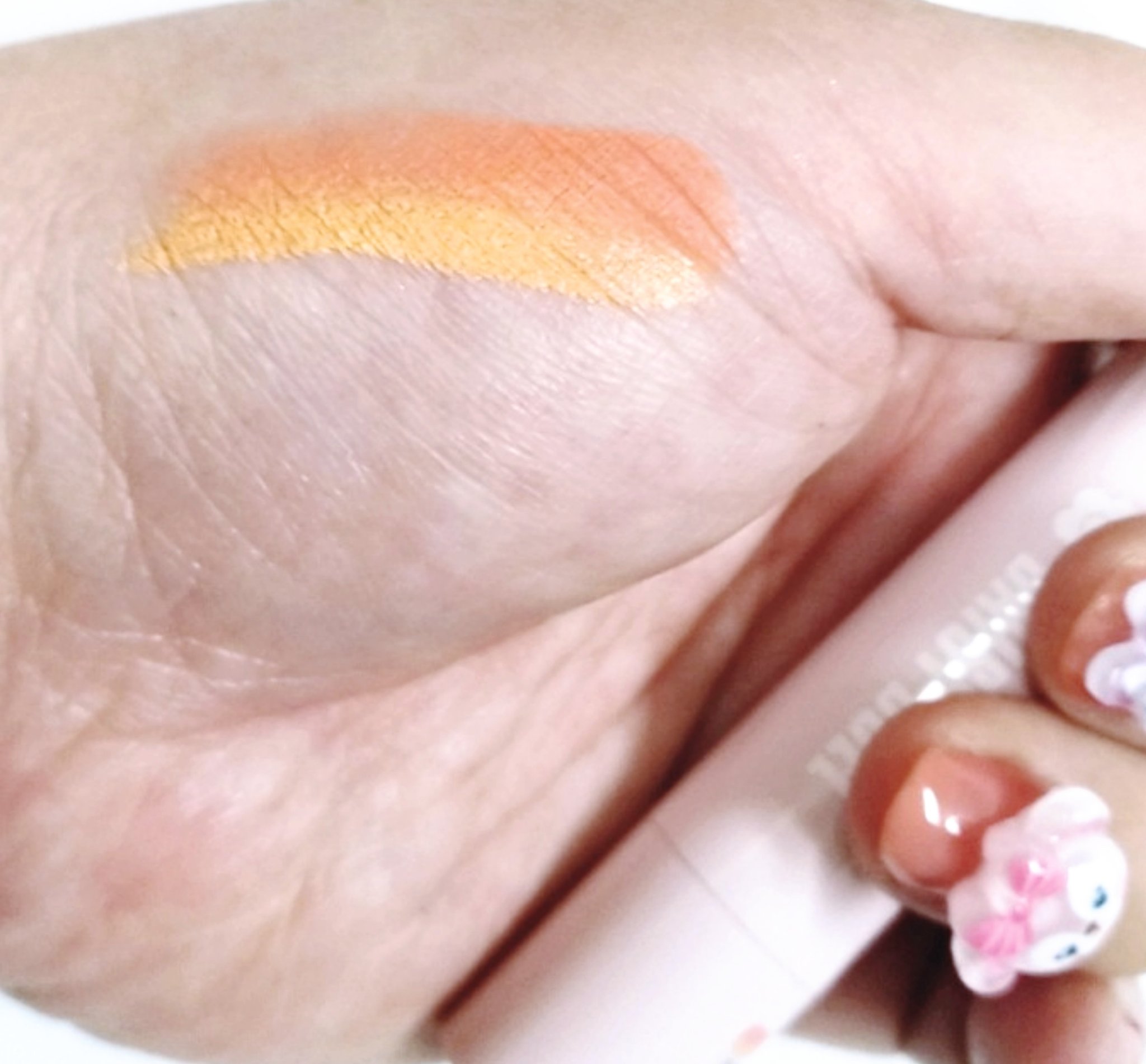 デュアル カラー スティック O-01（シュガーオレンジ）/DAISY DOLL by MARY QUANT/スティックアイシャドウを使ったクチコミ（3枚目）