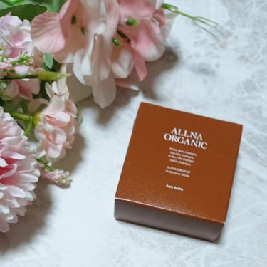 ALLNA ORGANIC ヘアバームのクチコミ「ヘアケアとスタイリングができ、さらに全身のボディケアにも使えるバームです。
ティーツリー葉油・.....」（1枚目）