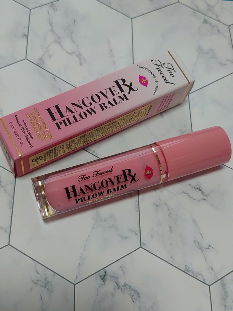 こんばんは☺️❤️❤️❤️
今回はToo Facedから～トゥー フェイスド ハングオーバー～ ピロー バーム リップ トリートメント、香りはウォーターメロンキスを投稿します💞

Too Facedが日本から撤退すると聞いて欲しかった物を