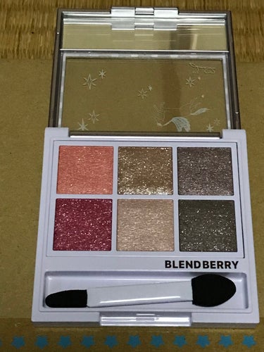 オーラクリエイション 104 ホワイトベリー＆フローズンピンク(ホリデー限定カラー)/BLEND BERRY/アイシャドウパレットを使ったクチコミ（2枚目）