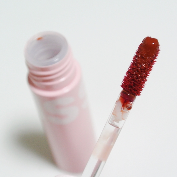 フラッフィリップティント/BLESSED MOON/リップティントを使ったクチコミ（1枚目）