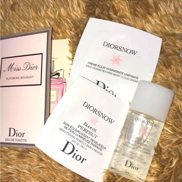 Dior スノー エッセンス オブ ライト （医薬部外品）のクチコミ「過去１の高額スキンケア用品🙆
[👑]Dior
スノー オブ エッセンス ライト

💋

ご観覧.....」（3枚目）