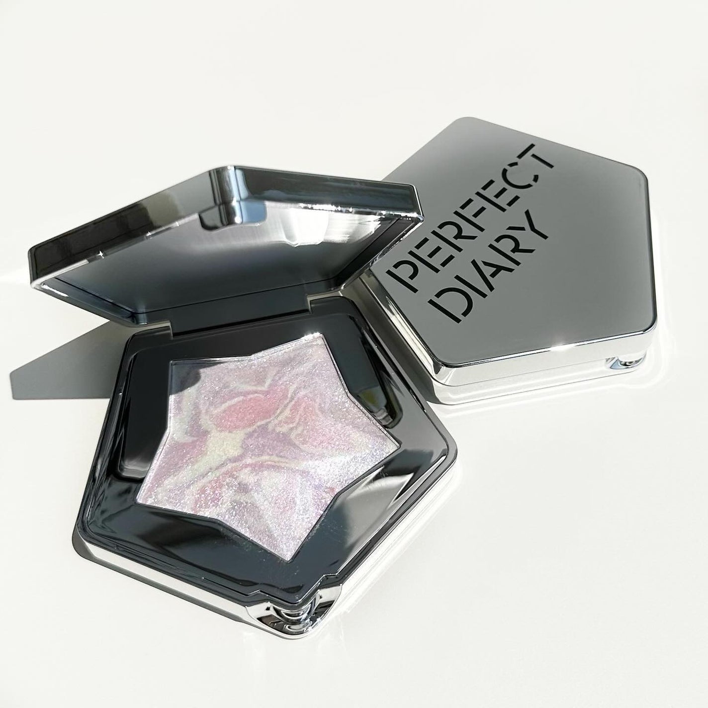 スターダストダイヤモンドハイライトパウダー/PERFECT DIARY/パウダーハイライトを使ったクチコミ(5枚目)