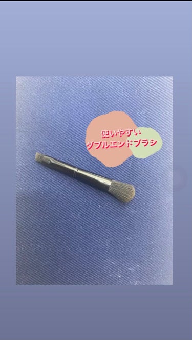  ★ ちふれ　GR30 アイブロー パウダー 
　　　　　　　　　　　　　2.7g  770円

　☆特徴
　　⚫︎ 簡単にふんわり立体眉が完成！
　　⚫︎ ニュアンス使いもできる！
　　⚫︎ 密着性の高いパウダー！
　　⚫︎ 使いやすいダブルエンドブラシ付！
　
　☆おすすめポイント
　　⚫︎自然な色で使いやすい！
　　　ブラウンも濃くなく違和感なしに眉毛が描きや
　　　すい。
　　⚫︎消えにくい！
　　　眉毛って消えたら、顔かわっちゃいますよね。
　　　そんな時に出会ったのがこちらの商品。
　　　密着性の高いパウダーのおかげで長時間きれい
　　　な眉毛に仕上がります。
　　⚫︎しっかりきれいに塗れる！
　　　太い方のブラシは粉をきれいに含んでくれるの
　　　でちょうどいい濃さで描けます。また細いブラ
　　　シは斜めカットでピンポイントに描けます。

　☆使い方(わたしの)
　　眉毛の水分、油分をしっかり取り太いブラシで①
　　番、②番は細いブラシで薄いところへ。最後に③
　　番を全体に。

　☆ホームページ
https://www.chifure.co.jp/products/eyebrow/2832

　□あいさつ□
　　皆様こんにちは『無知の地』でございます。
　今回は投稿を見ていただいて誠にありがとうござい
　ます。ぜひこれからも続けていきたいのでご意見や　　　　　　　
　質問がありましたらお気軽にお声掛けください！
　　　　　　　　それでは(*´﹀`*)

#chifure #ちふれ
 #春コスメ購入報告 
 #ナチュ盛り最強アイテム 
 #これがないと完成しません の画像 その2