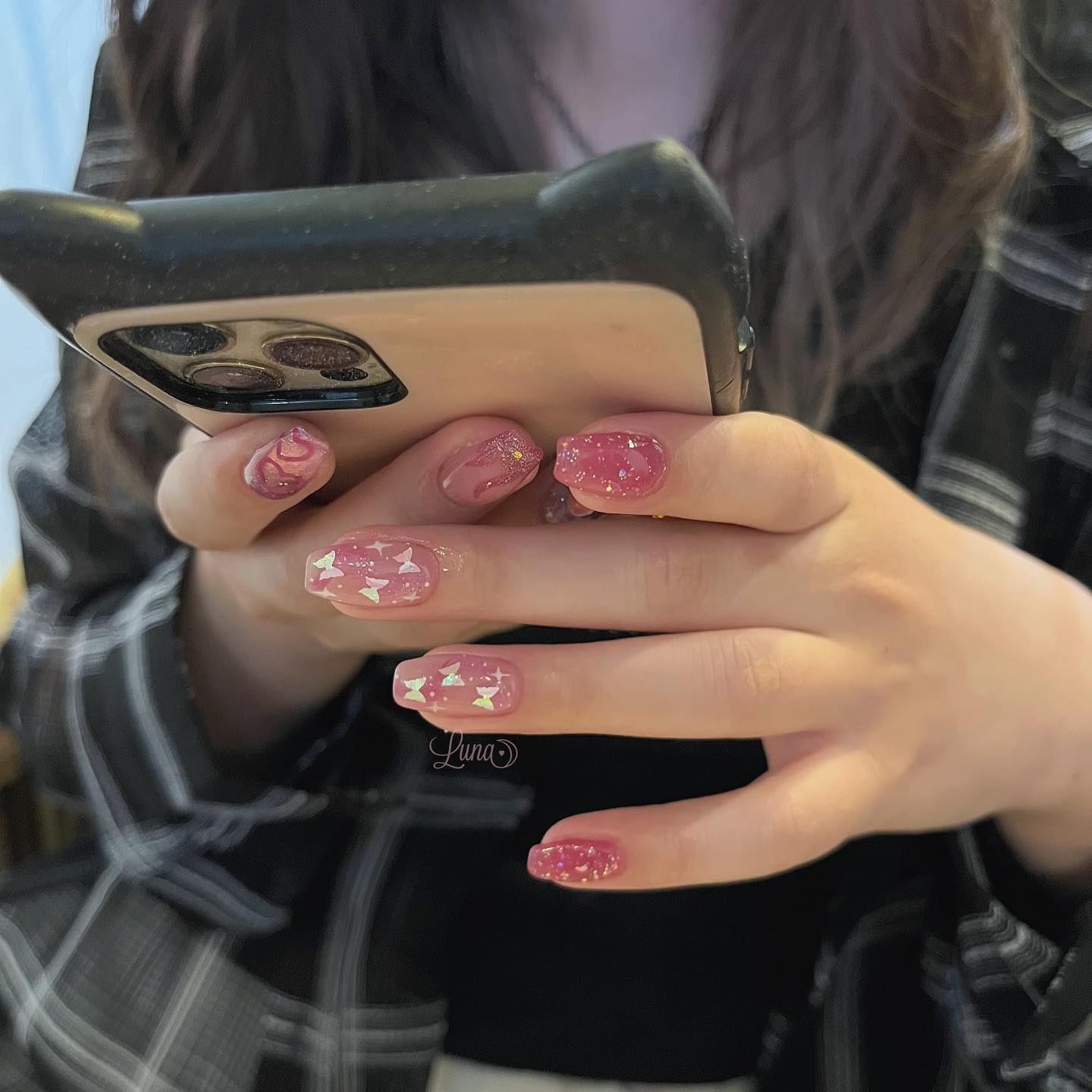 #ジェルネイル,#ワンカラーネイル,#ニュアンスネイル,#うるうるネイル,#ちゅるんネイル,#シンプルネイル,#パーツネイル,#透け感ネイル,#クリアネイル,#ぷっくりネイル,#ちぐはぐネイル,#韓国ネイル,#きらきらネイル,#うるつやネイル,#フレンチガーリーネイル,#ミラーネイル,#蝶々ネイル,#ピンクネイルのネイルデザイン