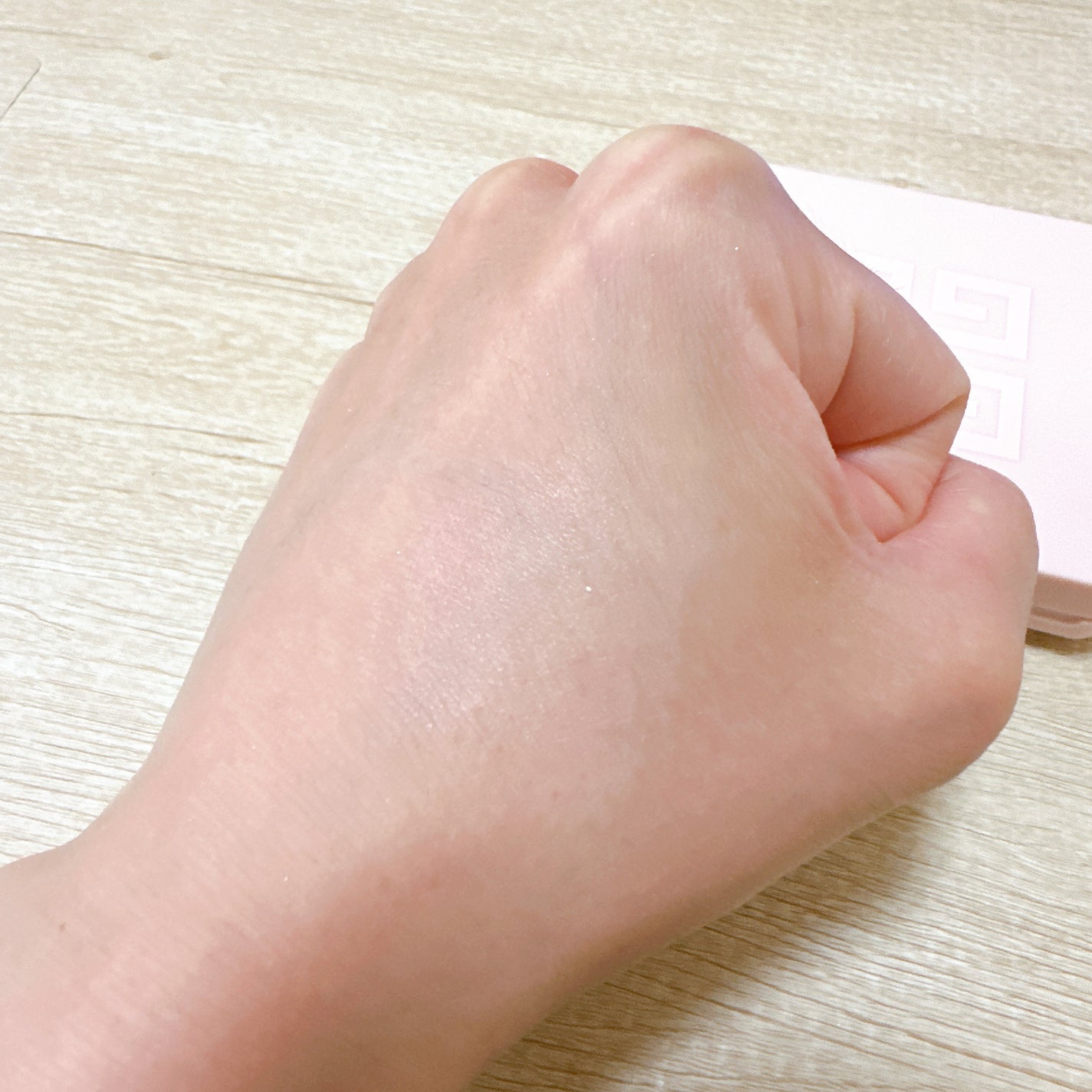 スキン PFCT コンパクト クリーム N/GIVENCHY/化粧下地を使ったクチコミ(5枚目)