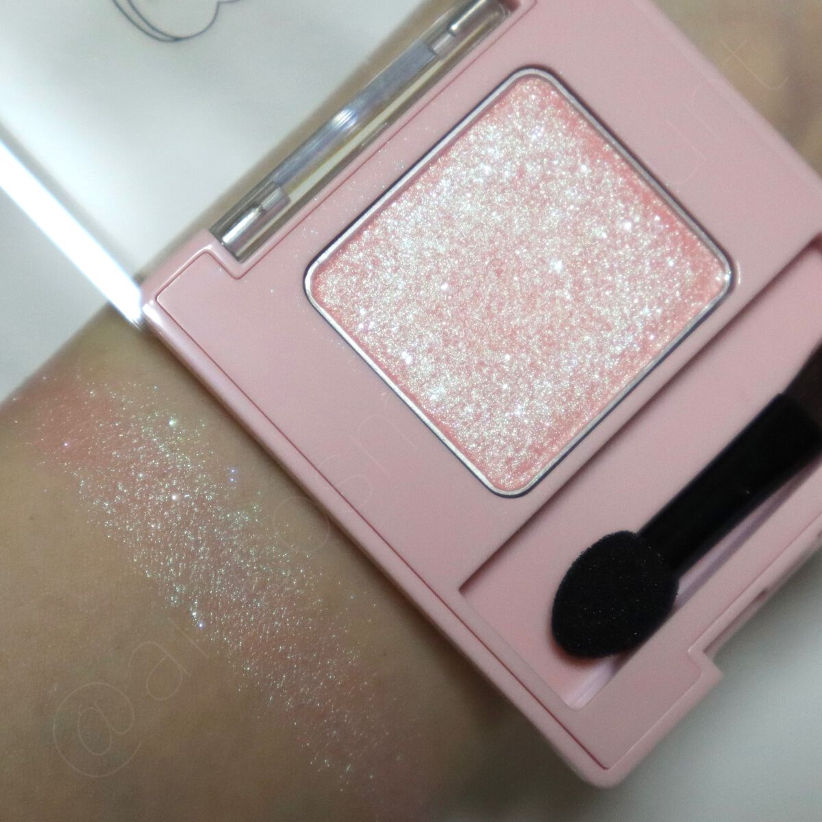 フーミー シングルアイシャドウ ローズタンドル/WHOMEE/単色アイシャドウを使ったクチコミ（3枚目）