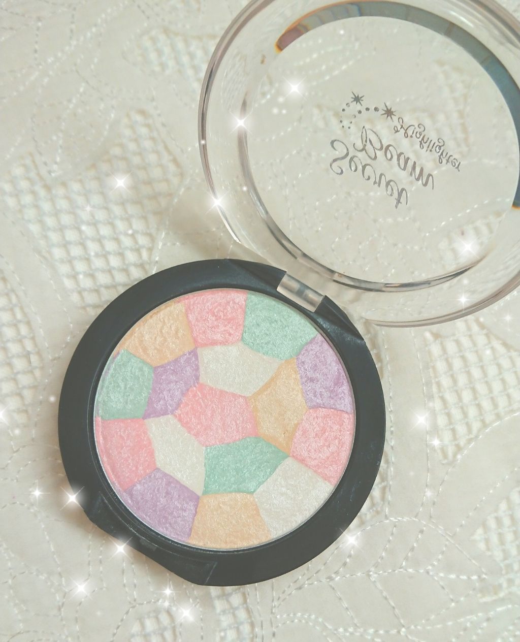 お安いハイライトを探していて
見た目も可愛くて購入 ✨
頬や目元、鼻筋、顎に使用
少しブラシで馴染ませただけで
良い感じのツヤ肌に✨
つけすぎ注意です

最近 MACのよりこっちばかり使ってます💕

#ハイライト #エチュードハウス #プ