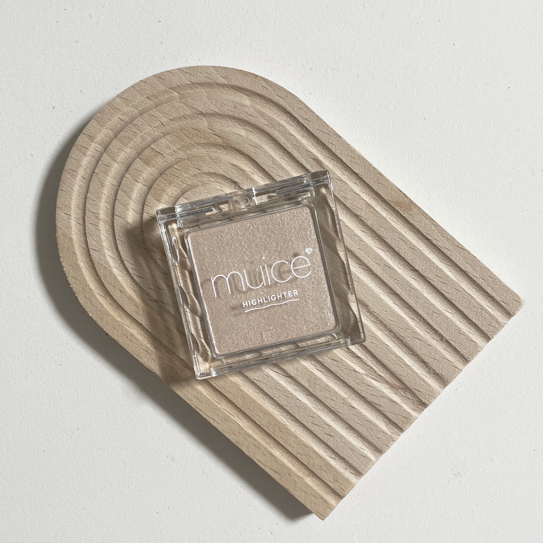 うるみハイライター 03 スハダベージュ/muice/パウダーハイライトを使ったクチコミ（1枚目）
