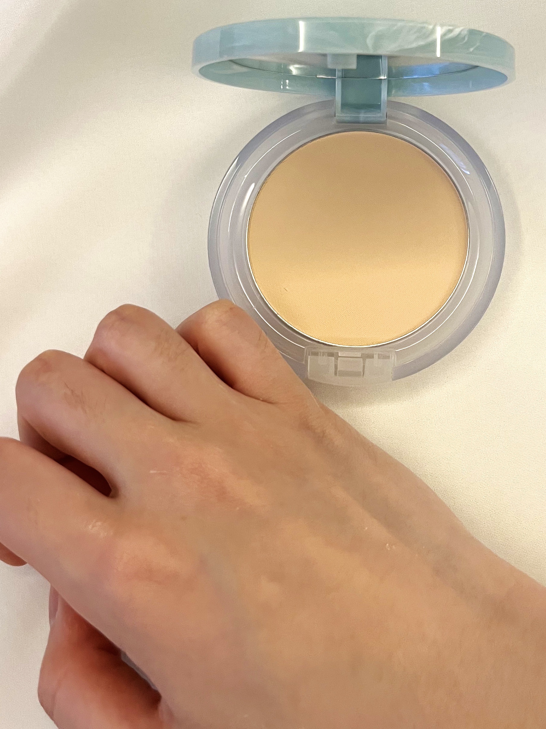 エクセル プロテクティブ  UVリタッチパウダー/excel/プレストパウダーを使ったクチコミ（2枚目）