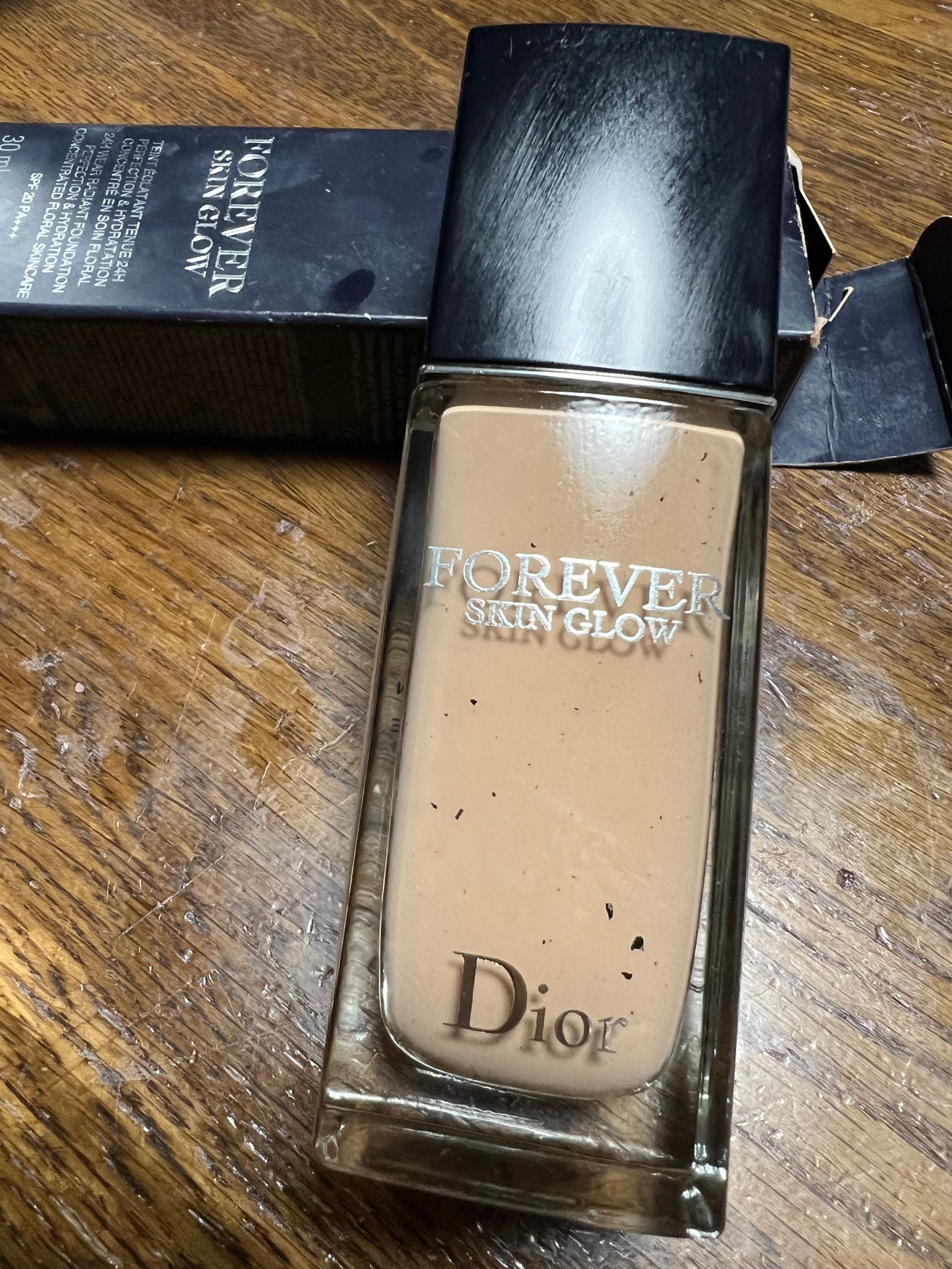 ディオールスキン フォーエヴァー フルイド グロウ/Dior/リキッドファンデーションを使ったクチコミ(1枚目)