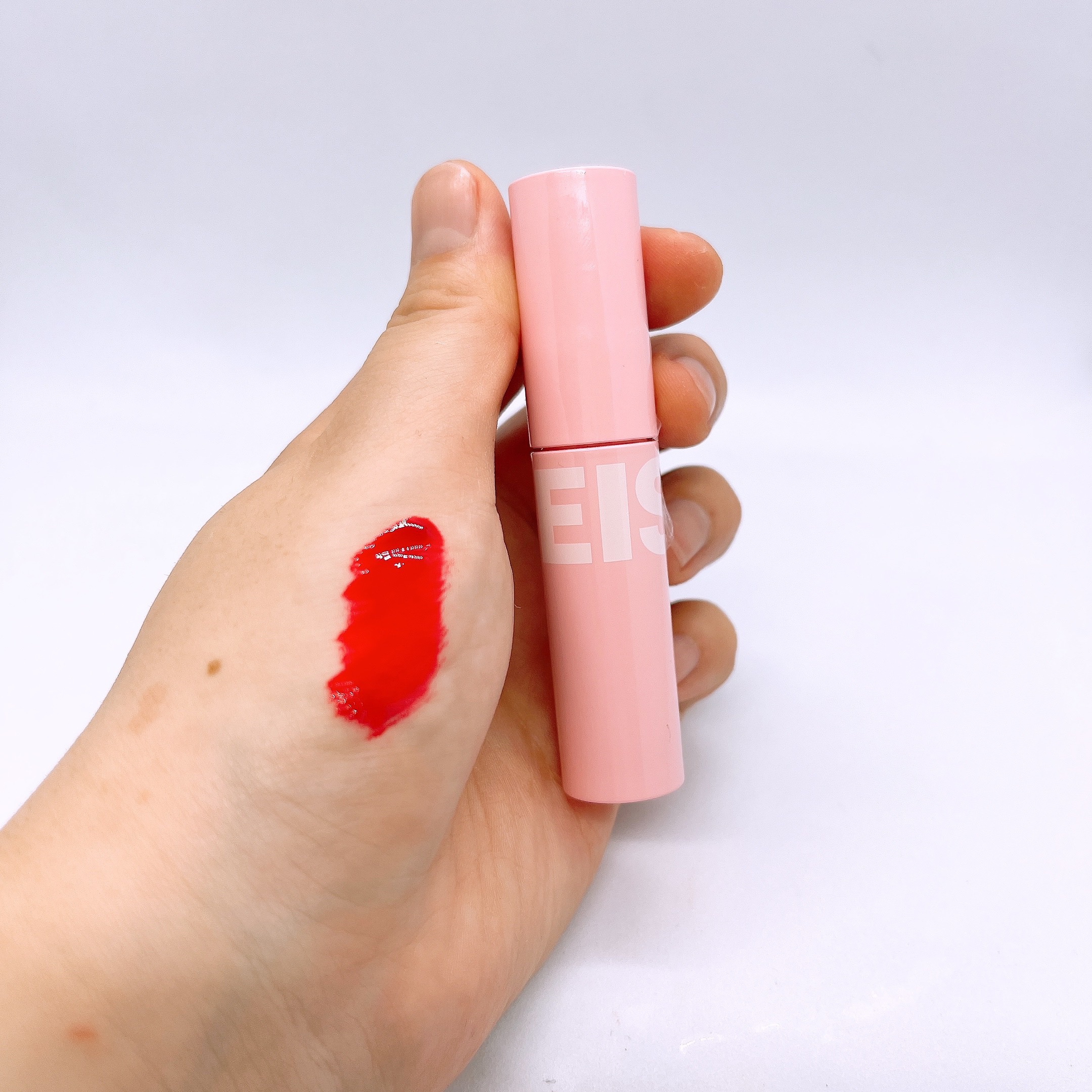 フラッフィリップティント/BLESSED MOON/リップティントを使ったクチコミ（3枚目）