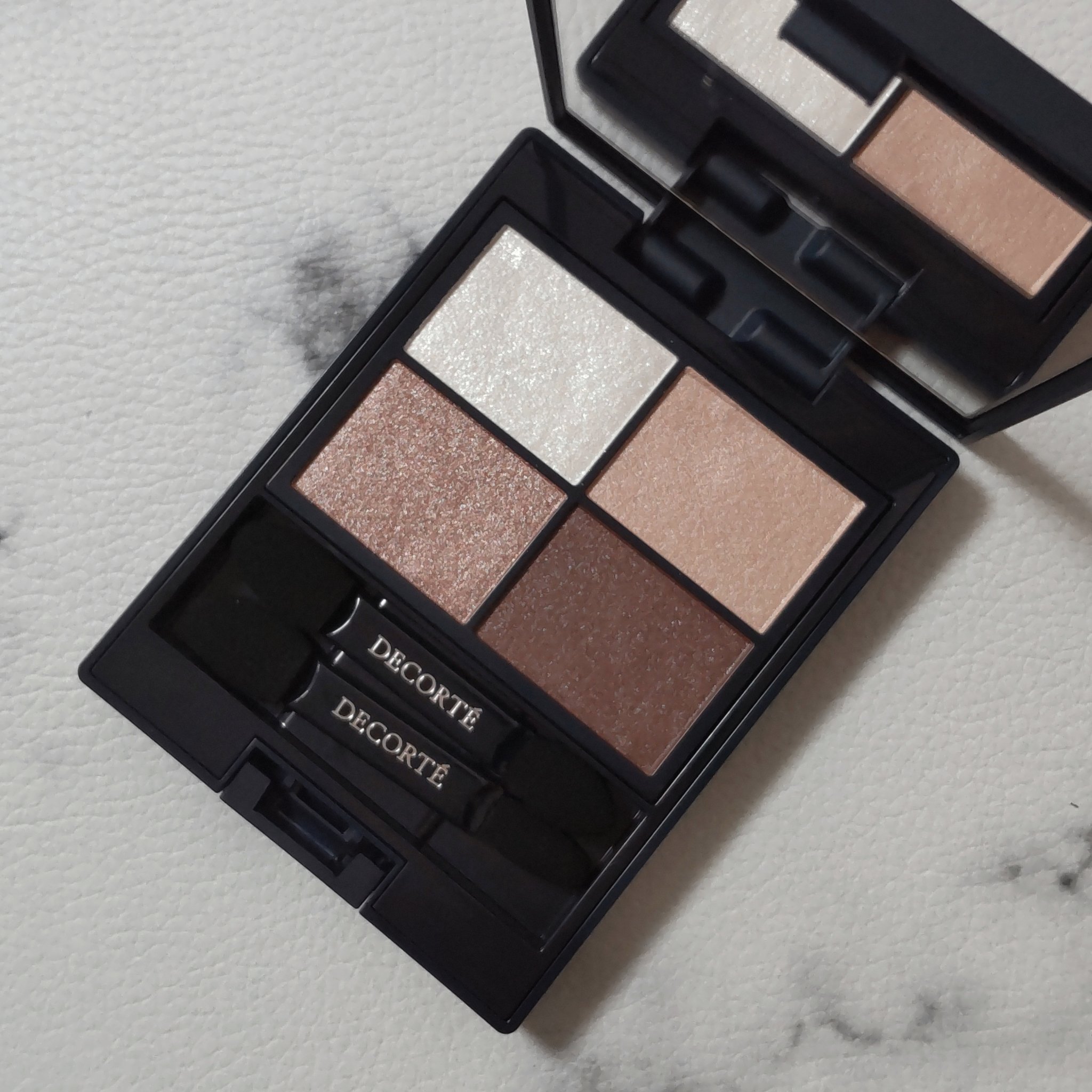 ウィンターダズル コレクション/DECORTÉ/メイクアップキットを使ったクチコミ（2枚目）