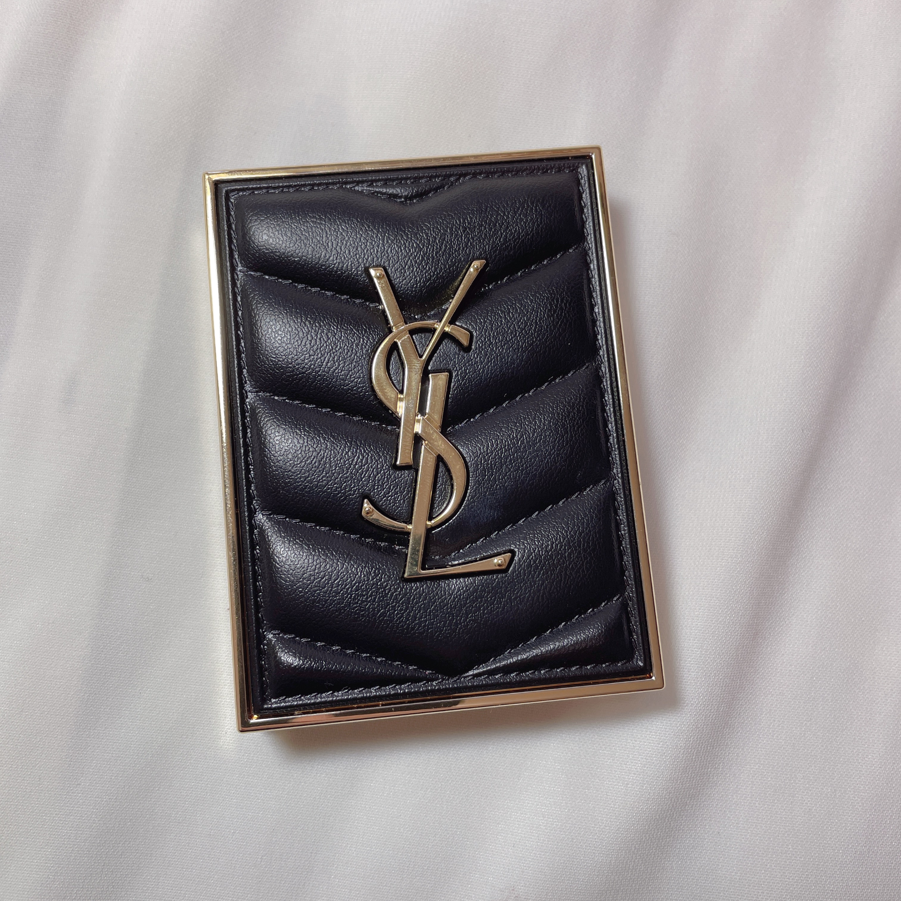 クチュール ミニ クラッチ/YVES SAINT LAURENT BEAUTE/アイシャドウパレットを使ったクチコミ（2枚目）