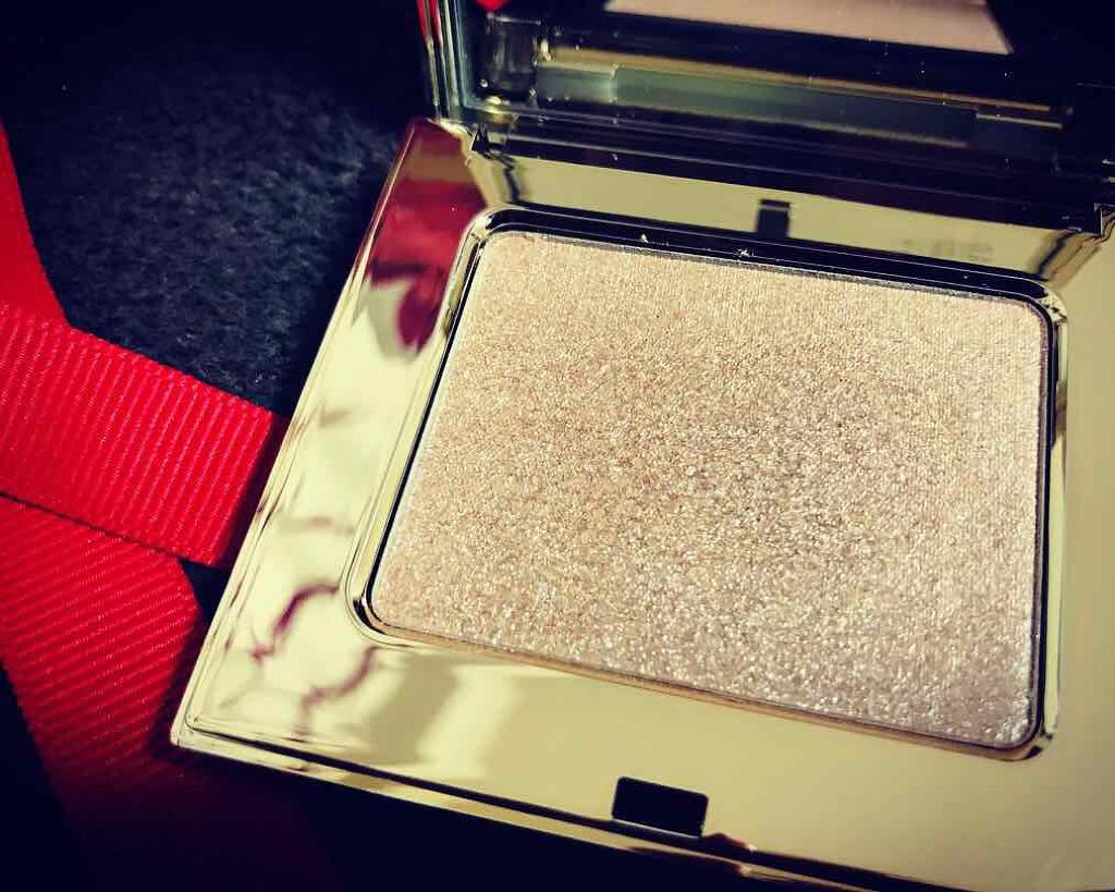 イルミネイティングパウダー/CLARINS/プレストパウダーを使ったクチコミ(2枚目)