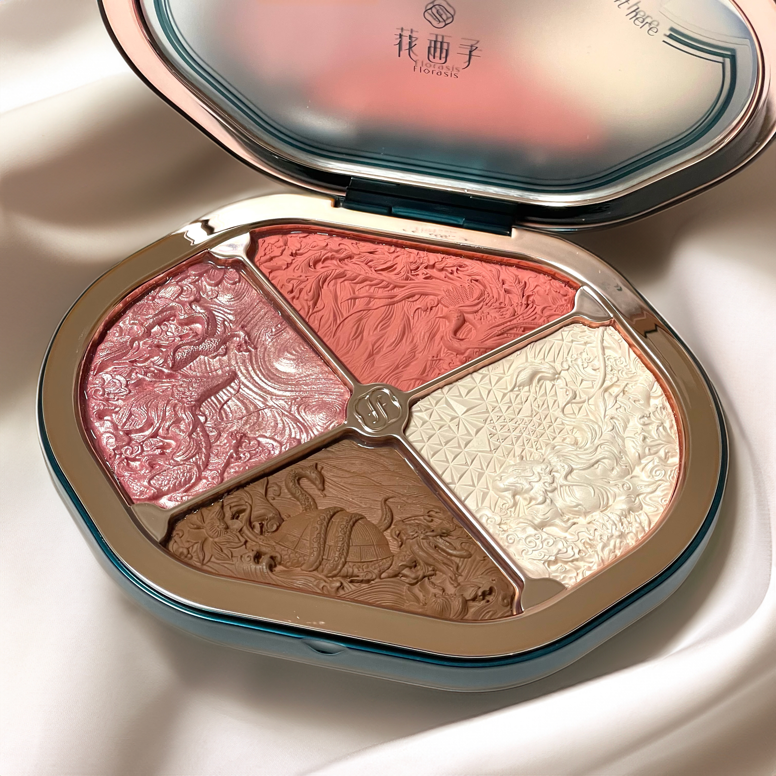 星宿彫刻 4色パレット/花西子/マルチパレットを使ったクチコミ（3枚目）